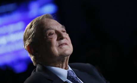 George Soros financia a los agitadores de extrema izquierda que promueven las protestas violentas contra Israel