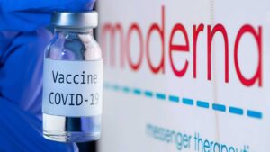 FDA contradice a la HHS y aprueba nueva vacuna de Moderna sin un solo ensayo controlado con placebo