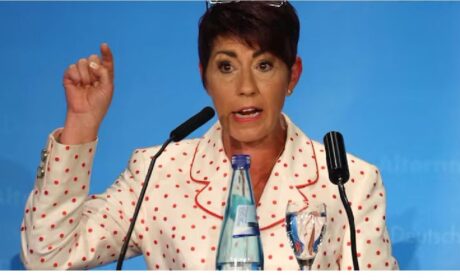 Eurodiputada Christine Anderson: “Las inyecciones de Covid son el crimen más grande jamás cometido contra la humanidad”